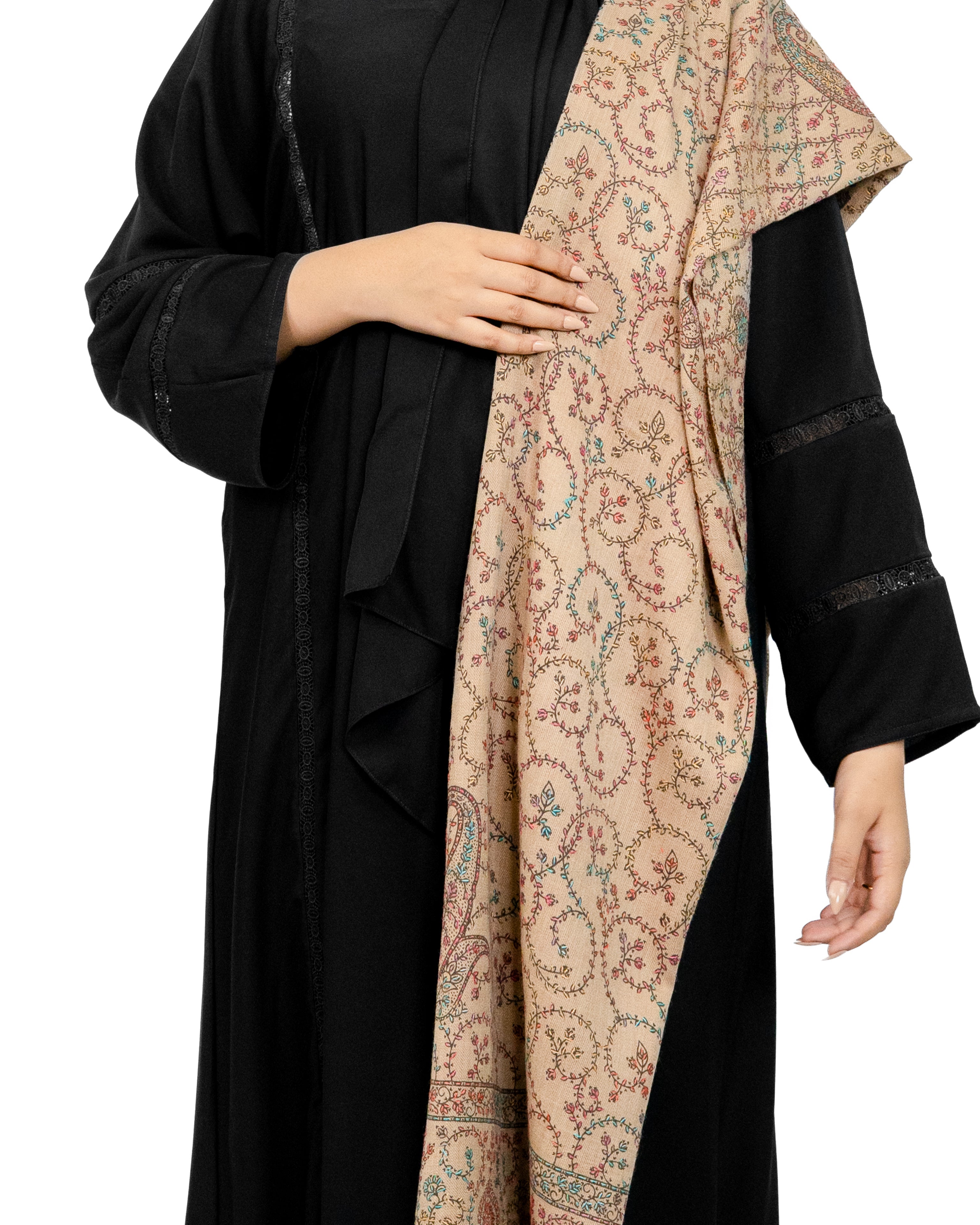 Shawl Nabaḍ Al-Turath