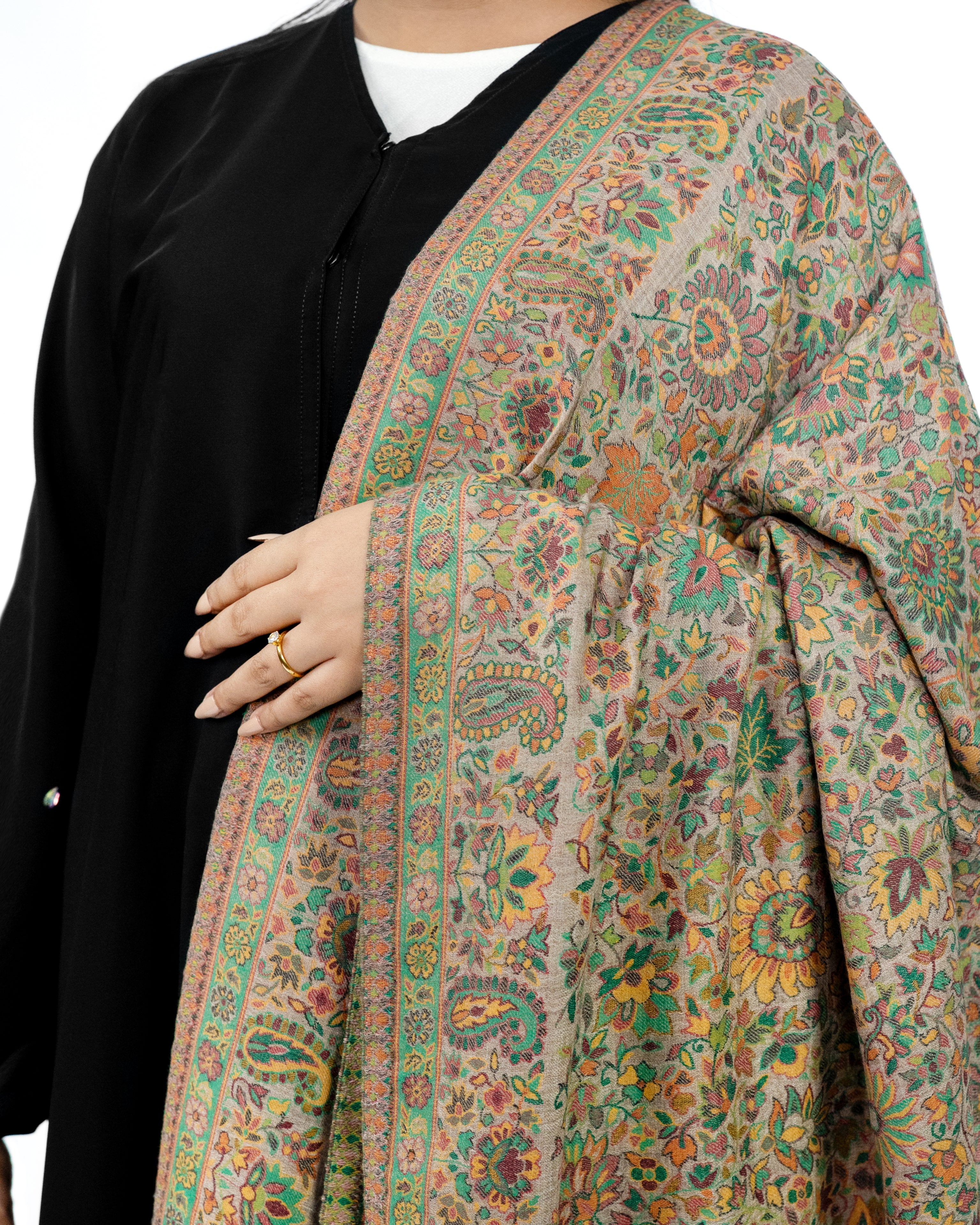 Shawl Turath Al-Ward